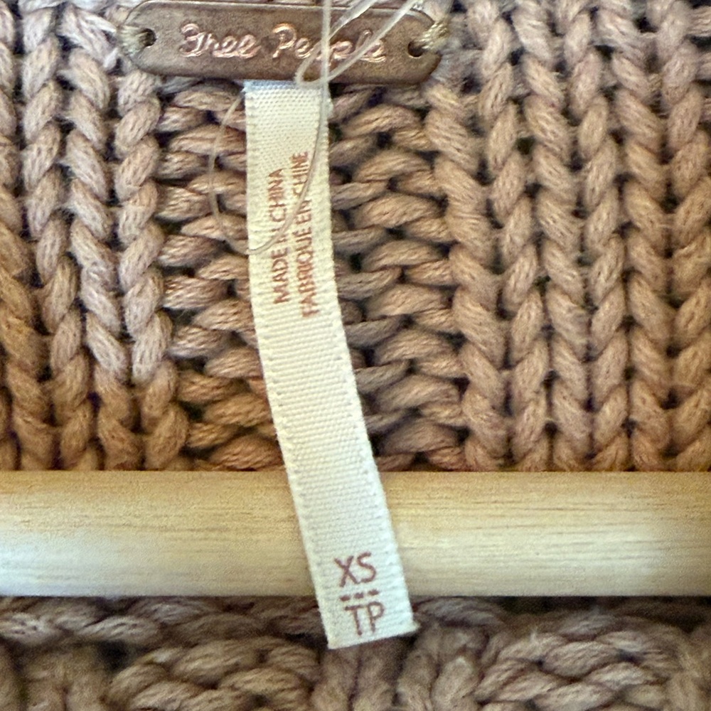 Free People Sweetheart Mock neck Chunky Knit Sweater in Tan Size XS - Picture 8 of 10